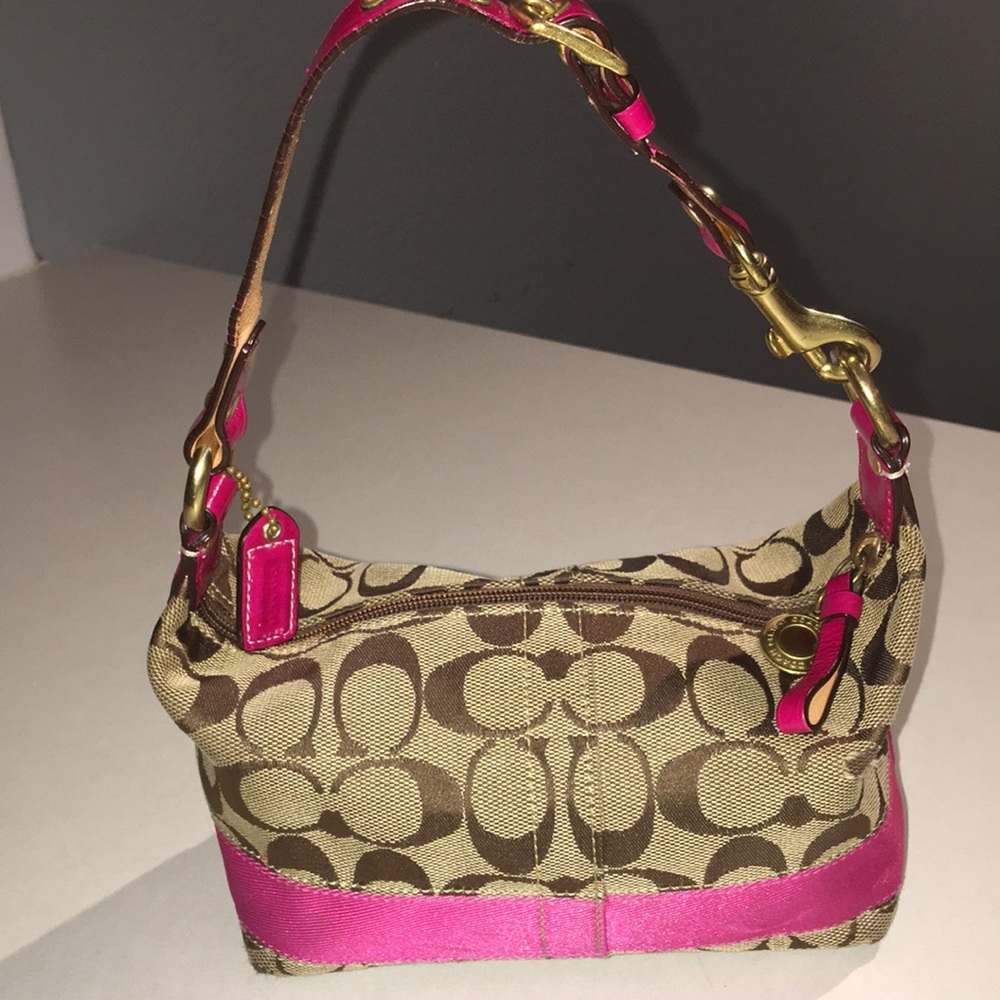 Coach logo mini bag with pink stripe ✨💕
